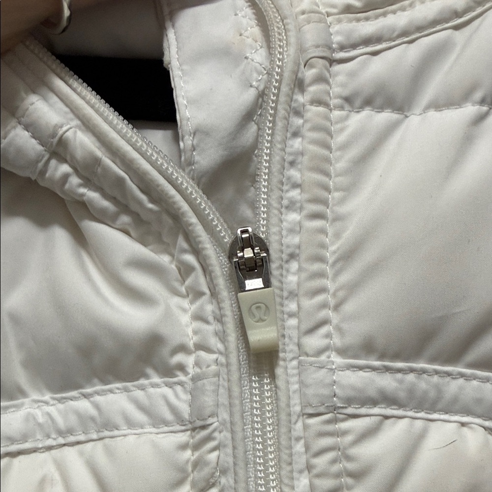 Lululemon Women's Quilted White Vest - Picture 10 of 11